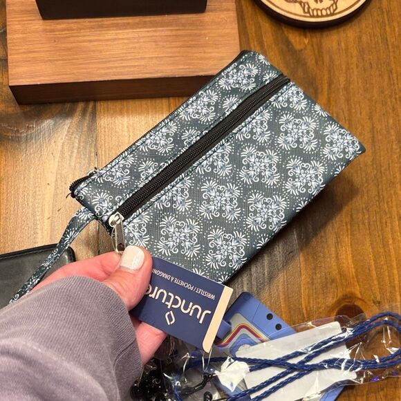 Yellow Leather Card Holder and Accessories - Picture 11 of 16